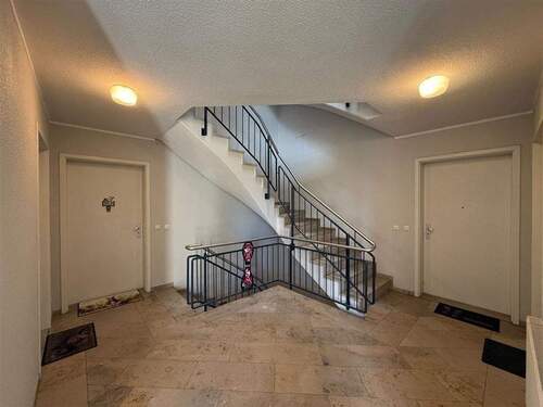 Hausflur - 2 Zimmer Etagenwohnung zur Miete in Blumberg