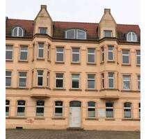 Bergen Rügen: Bahnhofstr.: 4 Zimmer-Wohnung im Dachgeschoß, ca. 80 m² per SOFORT zu vermieten - Bergen auf Rügen