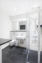 Bad mit Dusche - 