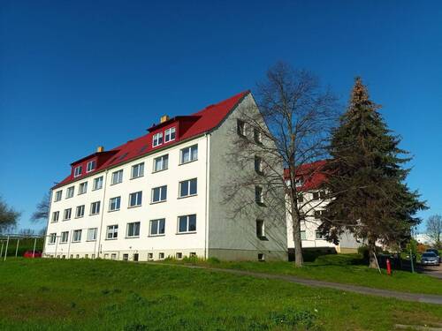 Außenansicht - Renovierte 2 Zimmer-Wohnung - 288,00 EUR Kaltmiete, ca.  48,00 m² Wohnfläche