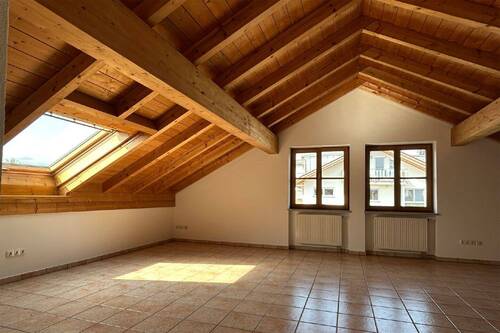 Wohnraum Blick nach Westen - 2 Zimmer Etagenwohnung zur Miete in Dießen