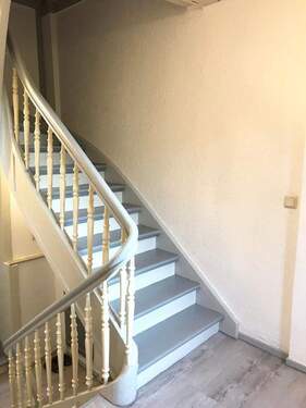 Bild 1 - Großzügiges, möbliertes Zimmer in 4er WG in Rhöndorf ausschließlich für Frauen