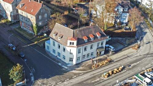 Titelbild - Wohn- und Geschäftshaus mit Gewerbe im EG und zwei großzügigen Wohnungen in Bahnhofsnähe