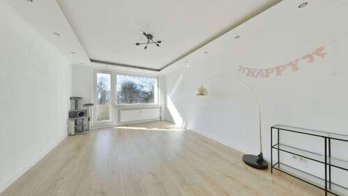 Wohnzimmer - 3 Zimmer Etagenwohnung zum Kaufen in Bremen