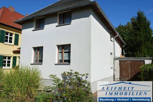 Vorder- und Seitenansicht - Einfamilienhaus mit 117,00 m&sup2; in Mühlhausen/Thüringen zum Kaufen