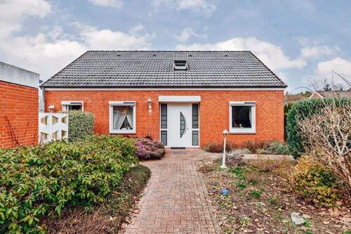 Ansicht auf das Haus - Gepflegtes und gut geschnittenes EFH in Lüneburg mit sonnigem Garten!