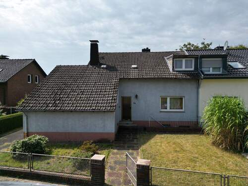 Ansicht vom Wohnhaus - 1 Zimmer Doppelhaushälfte zum Kaufen in Neukirchen-Vluyn