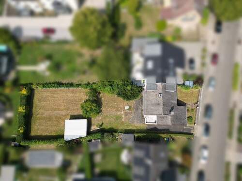 Ansicht vom gesamten Grundstück - 