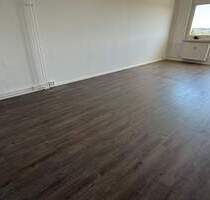 2 Monate kaltmietfrei ! 8.OG mit Aufzug - Tageslichtküche - Südbalkon ! - Chemnitz Kappel