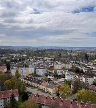 Ausblick vom Balkon - 4 Zimmer Etagenwohnung zum Kaufen in Sindelfingen