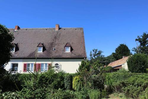 Hausansicht - Einfamilienhaus mit großer Terrasse und Garten in Annaburg