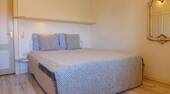 Großes Doppelbett - 