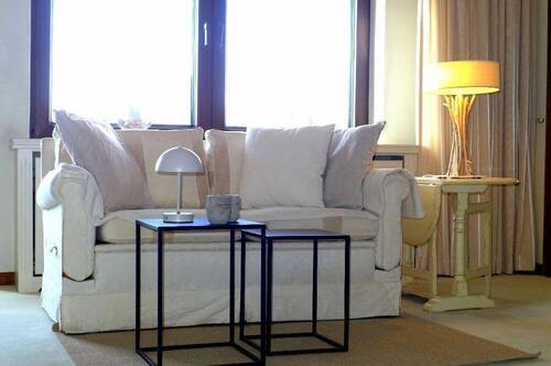Couch 2 im Wohnzimmer - 