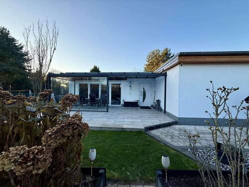 1 - Alt-Glienicke: Zweifamilienhaus auf ca. 2.186 m² Traumgrundstück mit weiterem Entwicklungspotenzial