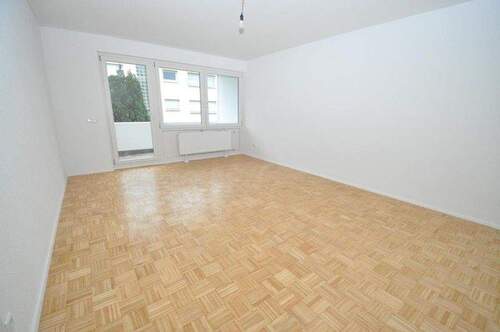 Wohnen - Allensbach: Erstbezug nach Komplettsanierung - 3-Zimmerwohnung mit Südbalkon - sofort frei