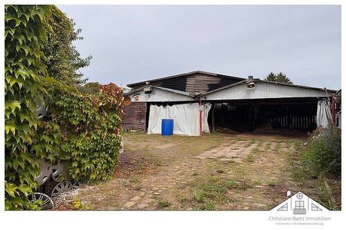 Carport_Grundstück - 8 Zimmer Einfamilienhaus in Bad Kleinen