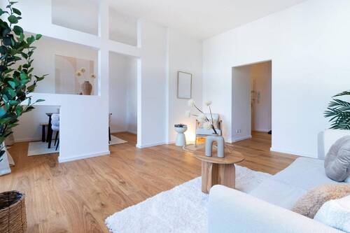 Wohnzimmer - 2 Zimmer Etagenwohnung in Erfurt