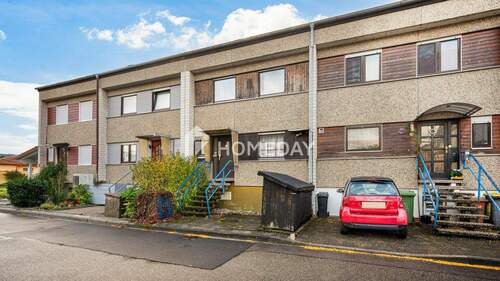 Außenansicht 2 - Großzügiges Reihenmittelhaus mit Potenzial in ruhiger Lage