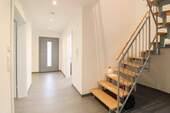 5 Eingangsbereich (2) - 4 Zimmer Einfamilienhaus zum Kaufen in Neu-Anspach