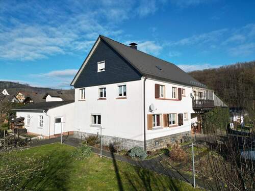 Ansicht vom Wohnhaus - Charmantes Einfamilienhaus mit Ausbaupotenzial in ruhiger Lage von Bergneustadt