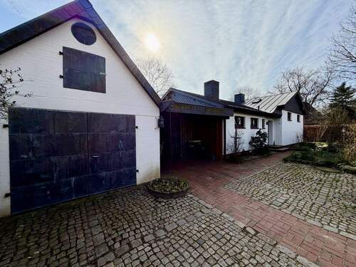 Aussenansicht vorne - 7 Zimmer Einfamilienhaus in Nindorf