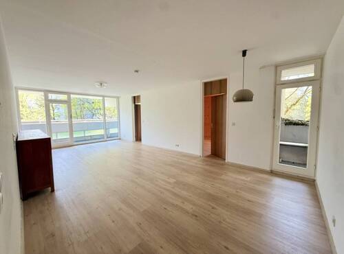 Wohnzimmer - aktueller Zustand - 4 Zimmer Etagenwohnung zum Kaufen in Taufkirchen