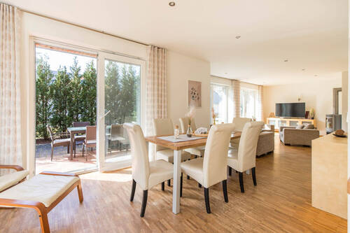 Essbereich und Terrasse - 