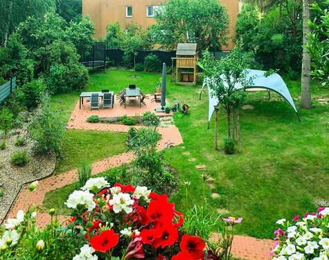 Aussicht zum Garten vom Balkon - 