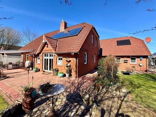 Seitenansicht - Haus sehen und verlieben - 395.000,00&nbsp;EUR Kaufpreis, ca.&nbsp; 156,00&nbsp;m&sup2;&nbsp;Wohnfl&auml;che