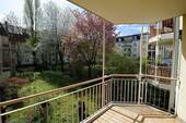 Balkon zum Garten - Tolle 2-Zimmer-Wohnung mit Balkon, Lift und Parker