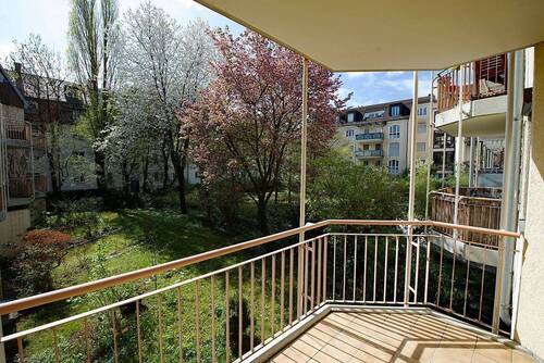 Balkon zum Garten - Tolle 2-Zimmer-Wohnung mit Balkon, Lift und Parker