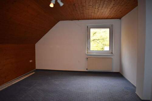 Schlafzimmer - 8 Zimmer Reihenendhaus in Reinsfeld