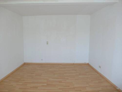 Zimmer 1 (Zugang über Küche) - 3 Zimmer Etagenwohnung zur Miete in Limbach-Oberfrohna