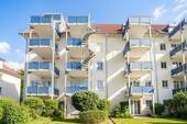 Titelbild - +++ An der Weißen Elster! Modernisierte 2-Zimmer-Wohung mit TG-Stellplatz und großem Balkon! +++