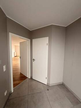 Diele - 5 Zimmer Reihenendhaus zur Miete in Bornheim