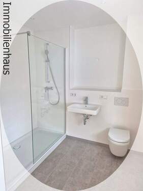 Bad mit Dusche.jpg - 