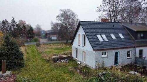 Bild 1 - 5 Zimmer Doppelhaushälfte zum Kaufen in Niepars