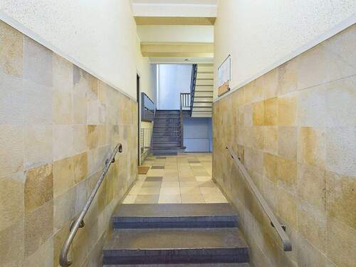 Treppenhaus - Etagenwohnung mit 63,00 m&sup2; in Hannover zum Kaufen