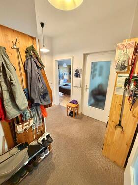 Flur - 3 Zimmer Etagenwohnung in Dresden