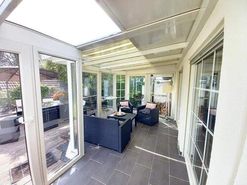 Wintergarten mit Sonnenschutz - 