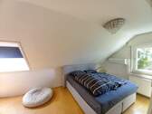 Schlafzimmer 1.OG mit Klimaanlage - 