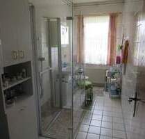 Sonnige 3-Zi-EG-Whg mit Terrasse, 4-Familienhaus, Garage inklusiv - Goldbeck