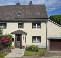 +++ IDYLLISCHES HÄUSCHEN AM FUßE DES STERNMÜHLENTALS MIT BLICK ZUR AUGUSTUSBURG +++