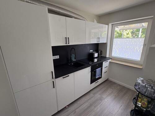 Moderne Einbauküche im EG - 