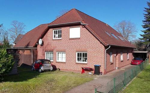 Dreifamilienhaus - 1 Zimmer Mehrfamilienhaus, Wohnhaus zum Kaufen in Uplengen