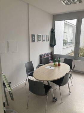 Besprechung - 