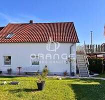 *** ZWEIFAMILIENHAUS MIT GARTEN, GARAGE & 3 CARPORT-STELLPLÄTZEN - JETZT CLEVER INVESTIEREN! *** - Kelheim