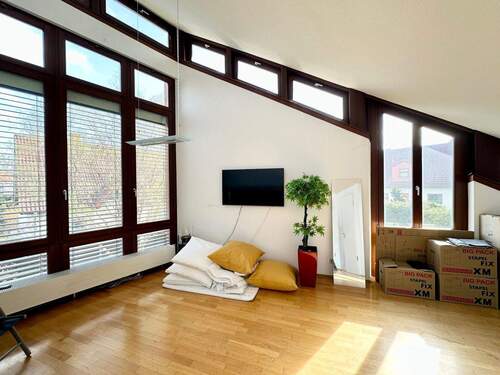 großes Zimmer im Obergeschoss - 