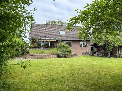 Rückseite Haus Garten - Großzügiges Familienidyll mit Garten in ruhiger Wohnlage
