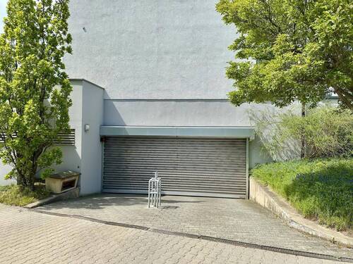 Zufahrt Tiefgarage - Etagenwohnung mit 88,00 m² in Chemnitz zum Kaufen